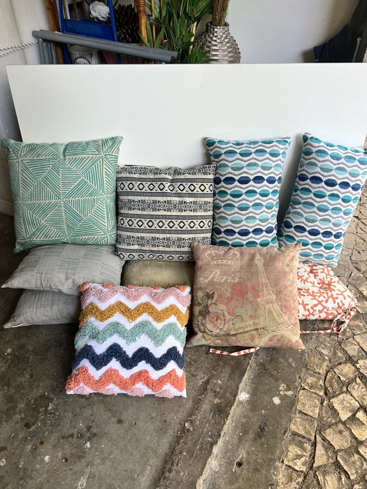 Almofadas variadas (preço por unidade)