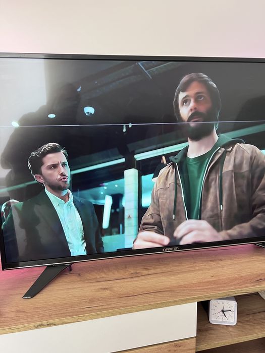 TV Infiniton 43" Smart TV (Model INTV-43SU1280) – Para Peças / Com Avaria