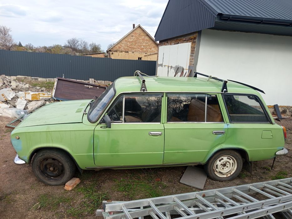 Продам машину ваз 2102