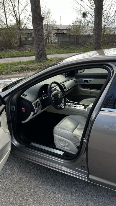 Sprzedam Jaguara XF 2.2D