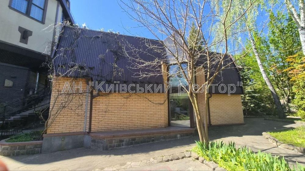 Оренда розкішного будинку 450 кв.м, у Віті-Поштовій, вул. Незалежності 2