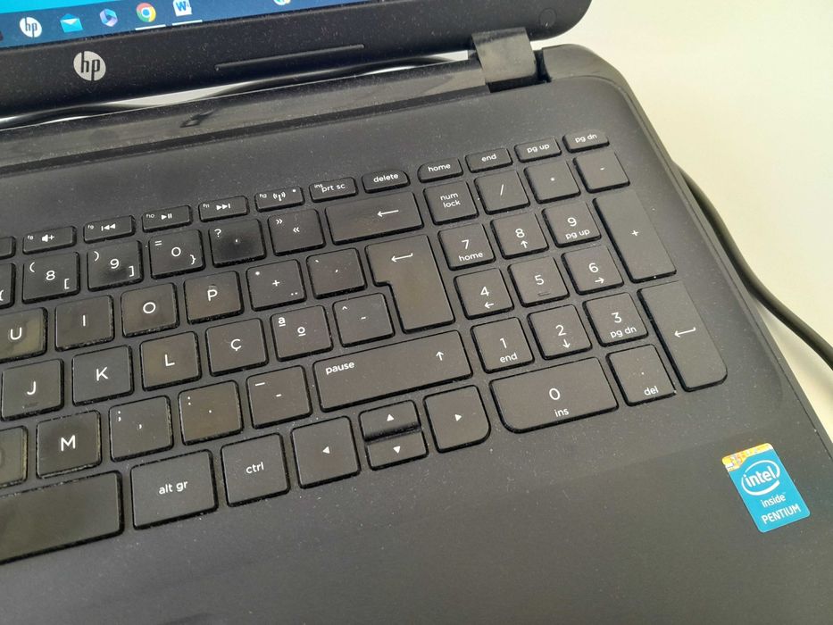 HP Computer Operating at Full Capacity64730097875713122