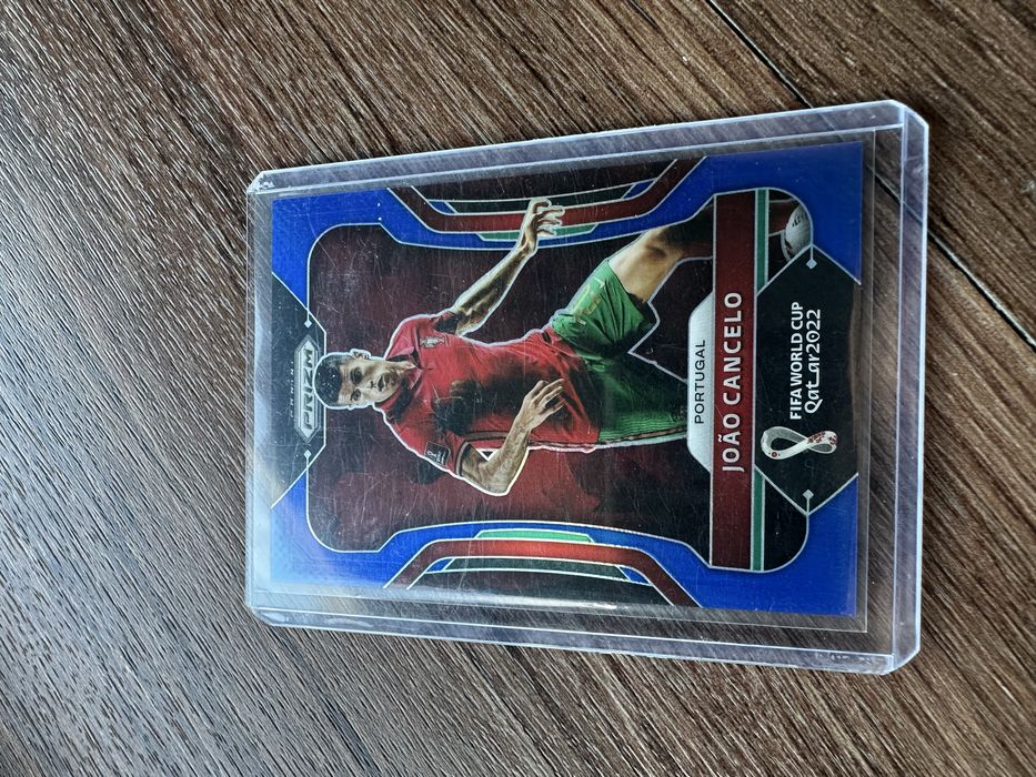 carta de coleção oficial do João Cancelo da coleção 2022 Panini Prizm FIFA World Cup Qatar.