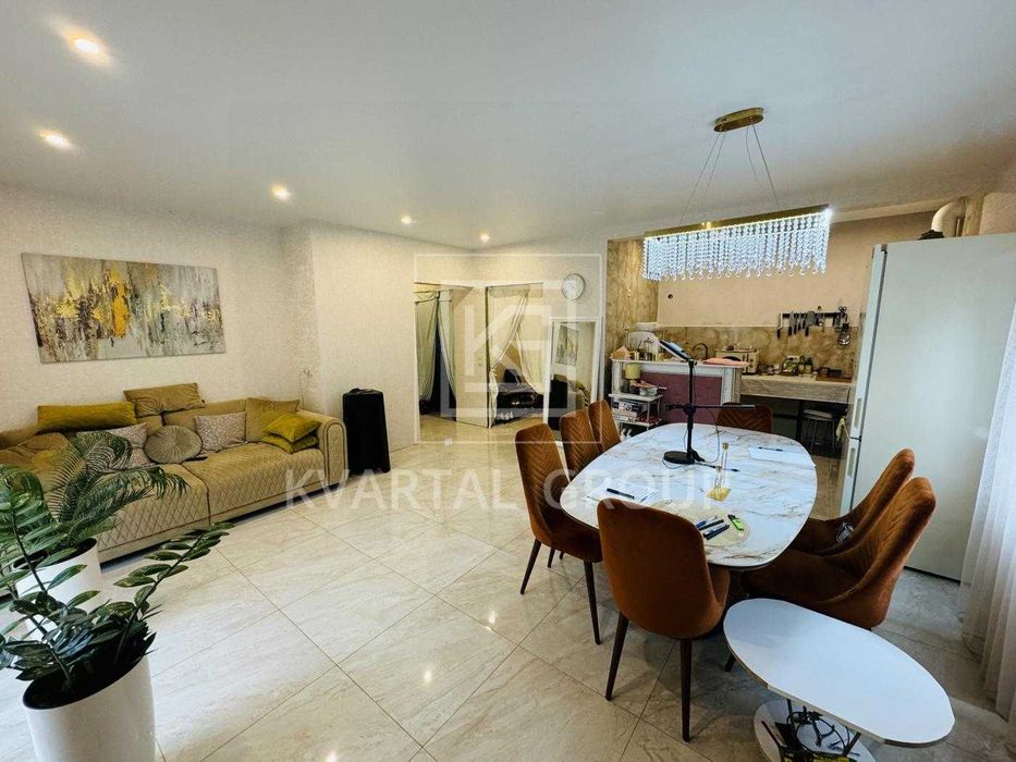 Двоповерховий будиночок в м Ірпінь в приватному секторі.