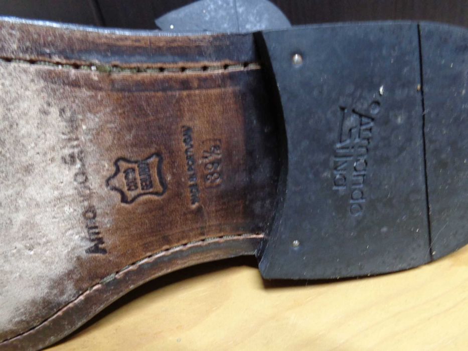 Sapatos de pele pretos