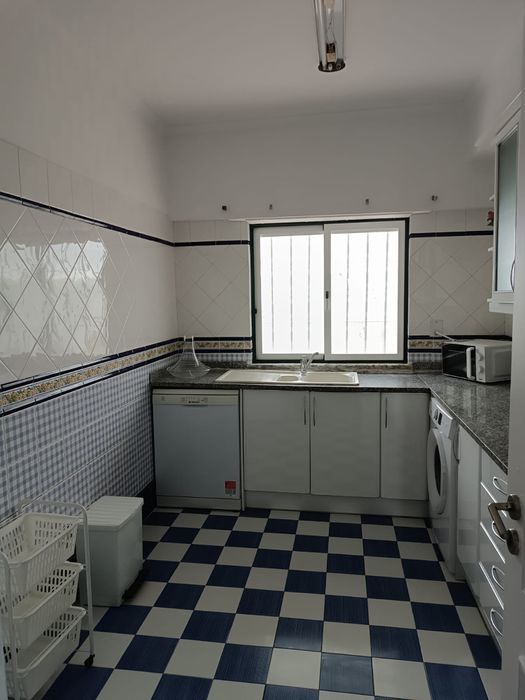 Duplex T1 em Sesimbra com vista mar.