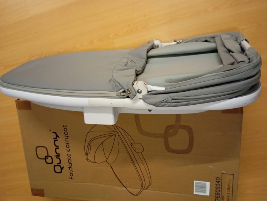 Alcofa dobrável Quinny foldable carrycot