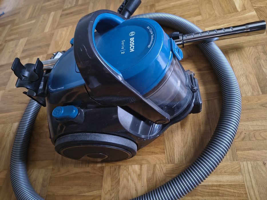 Odkurzacz bezworkowy Bosch Serie 2