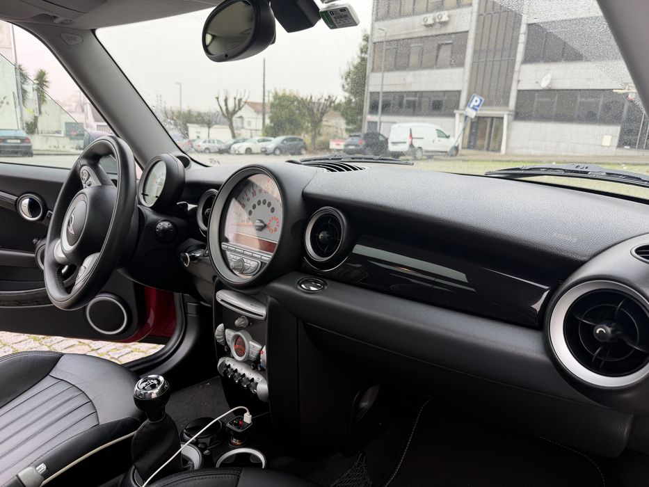 Mini cooper S com Kit Original JCW instalado!