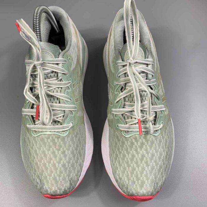 asics gel nimbus 23 бігові жіночі кросівки