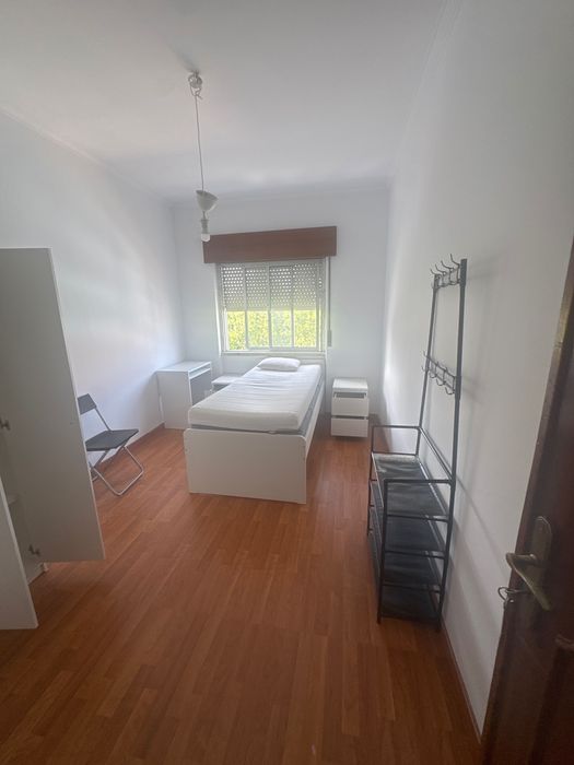 Quartos disponíveis para alugar em Massamá