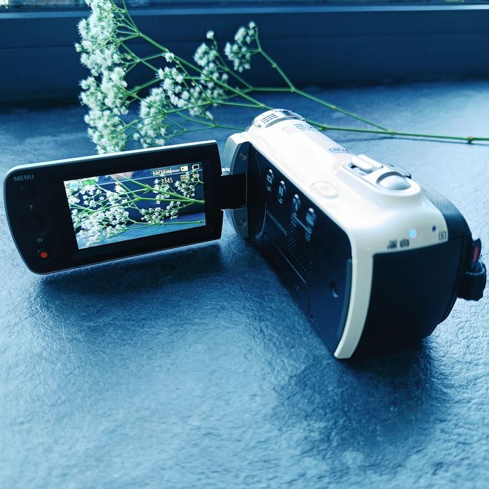 Kamera HD Samsung + statyw TRI-05 – mało używana