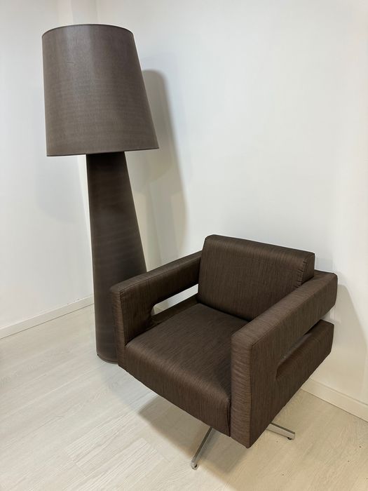 Conjunto decoração cadeirão com candeeiro