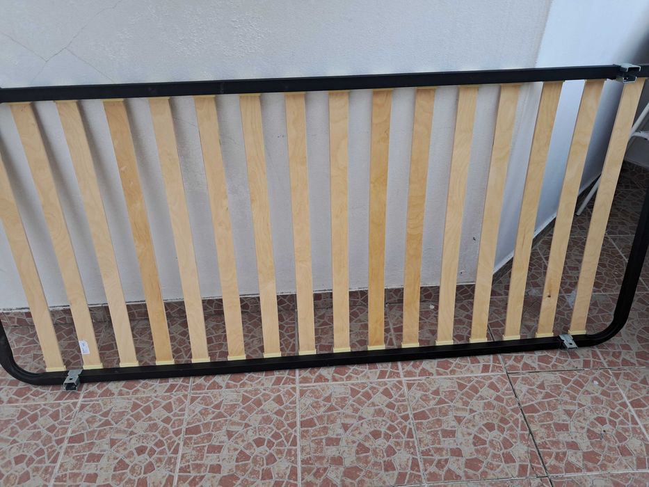 Estrado de Solteiro