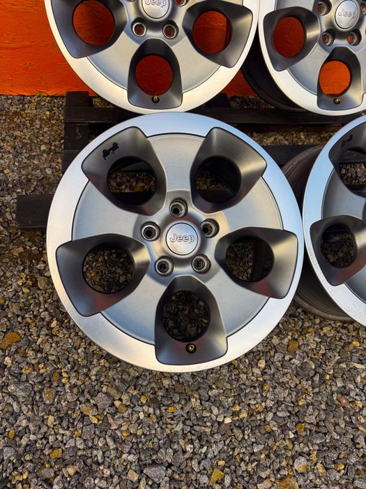 Диски R18 5.127 ET44 Jeep Grand Cherokee Jeep Wrangler