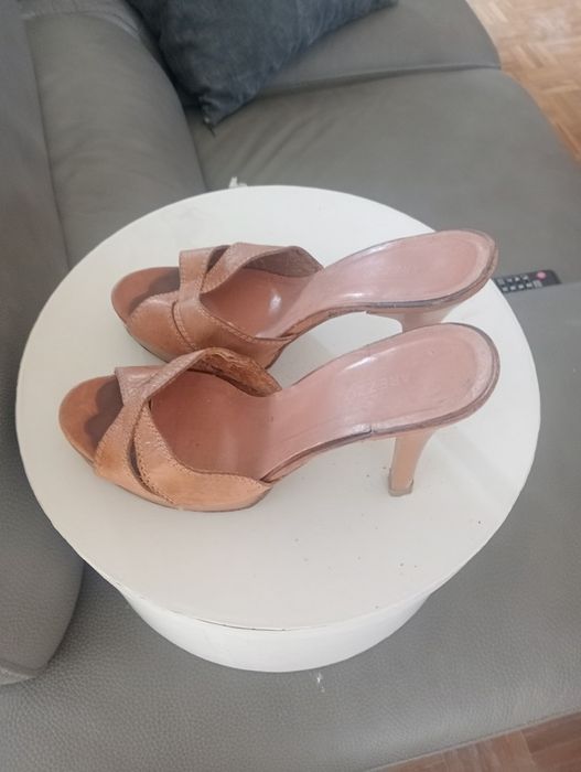 Sandálias Arezzo pele genuína cor nude