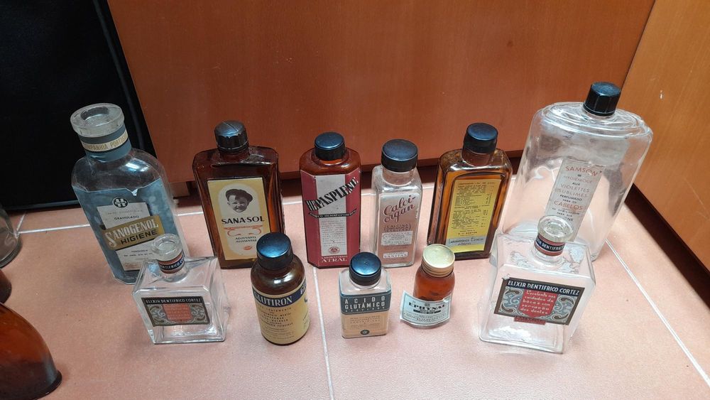 Frascos antigos Medicamentos   .   FINAL