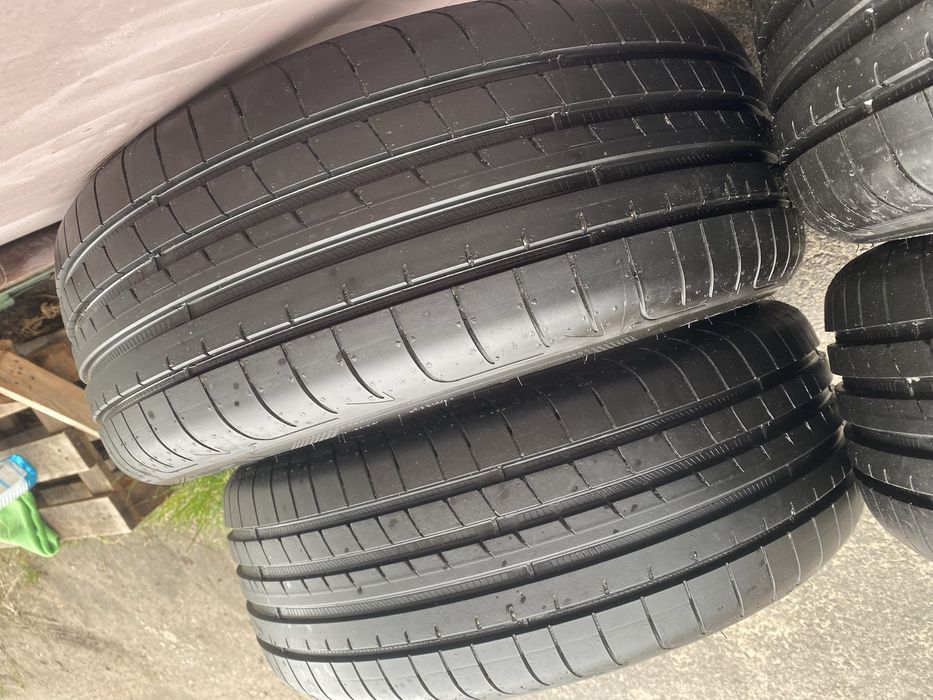 235/45/19 Good year asymmetric 5