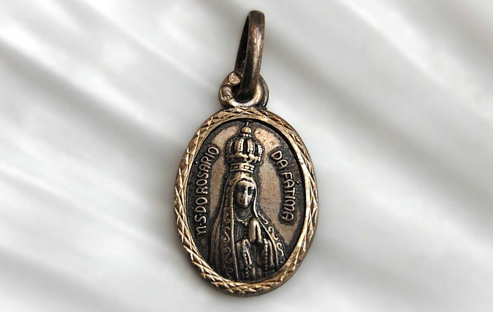Matka Boża Fatimska medalik posrebrzany z Matką Bożą, Maryja, Fatima