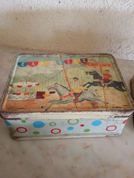 20 caixas metálicas antigas