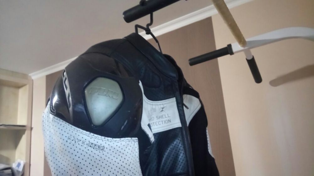 Кожаная мото курточка FLM