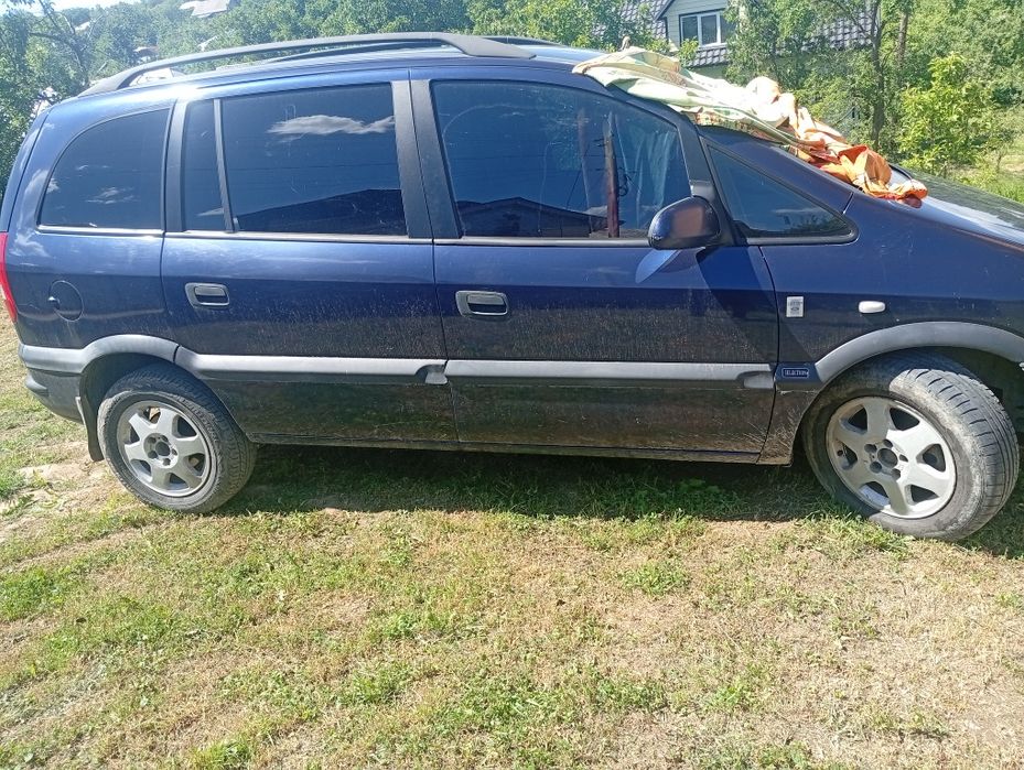Авто Опель зафіра
