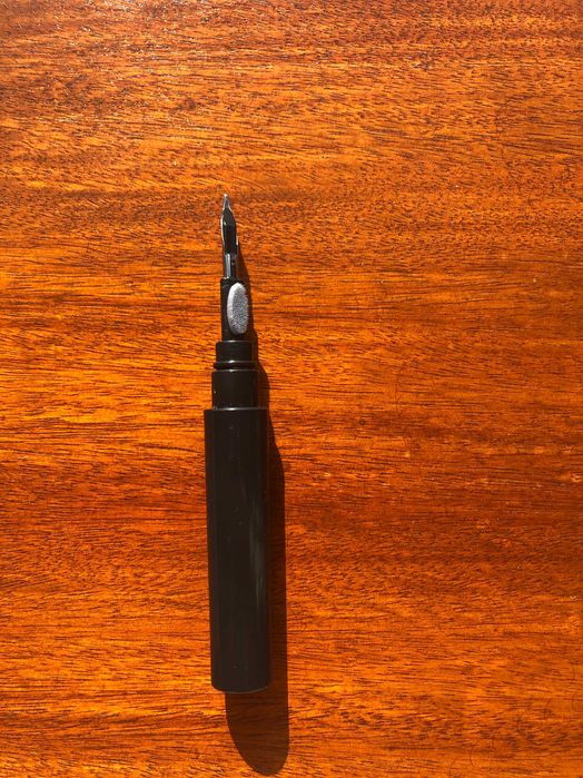 Escova de limpeza 2 em 1 para fones