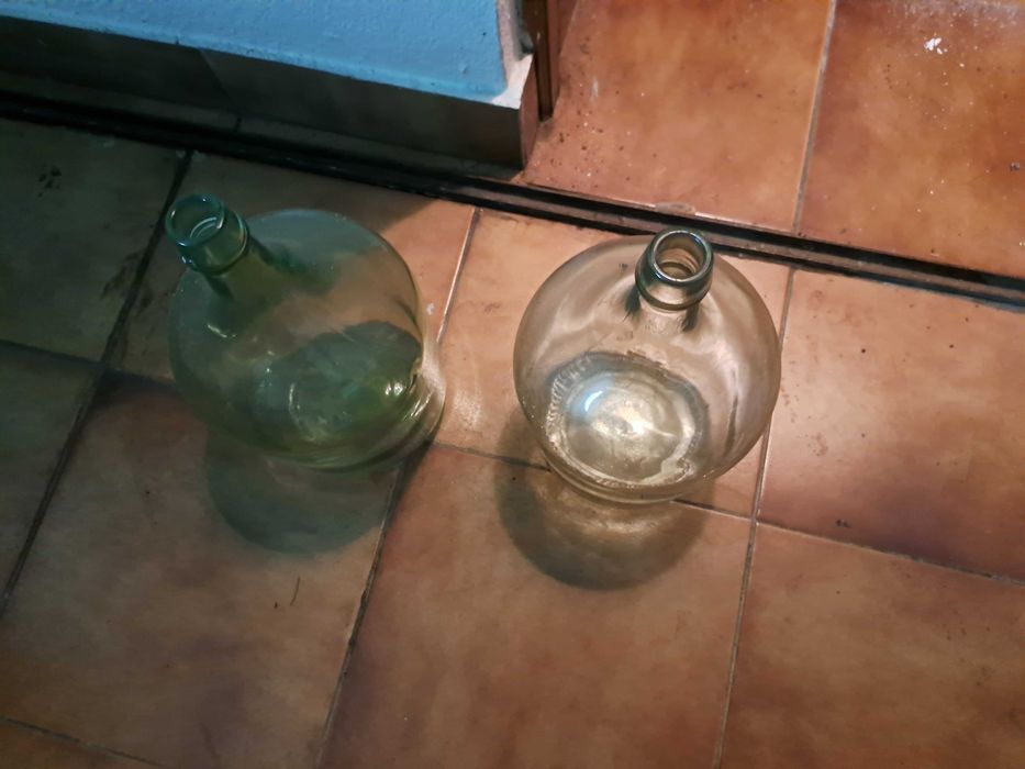 Garrafoes decorativos em vidro