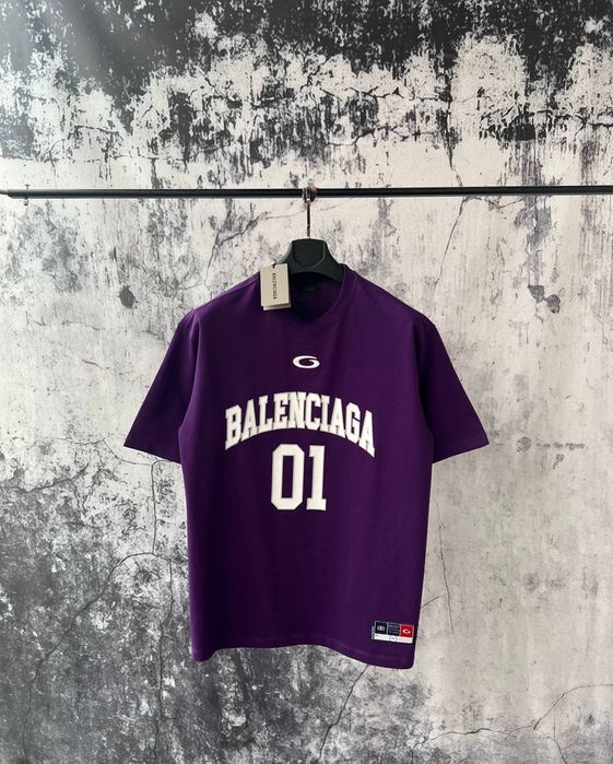 Стильна Футболка оверсайз  Balenciaga  унісекс