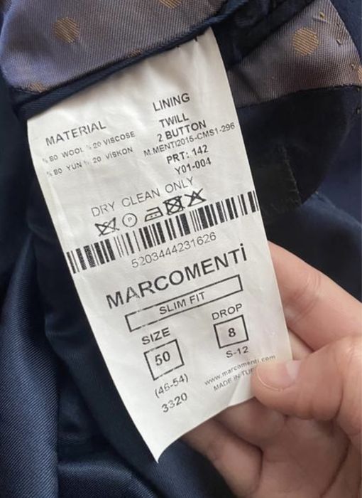 Класичний костюм