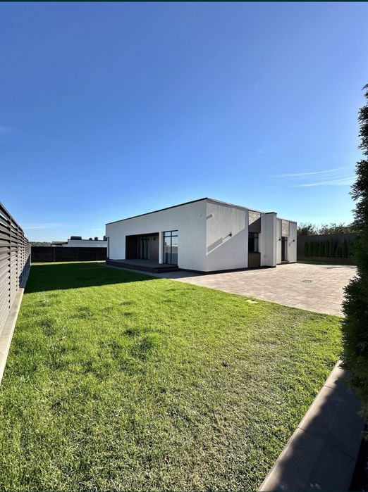 Одноповерховий будинок, новий дизайнерський ремонтом, закрите містечко