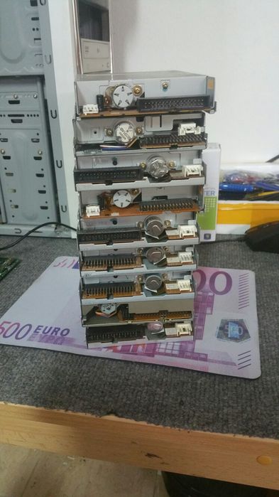 Floppy Disk Drives.443309281793157122