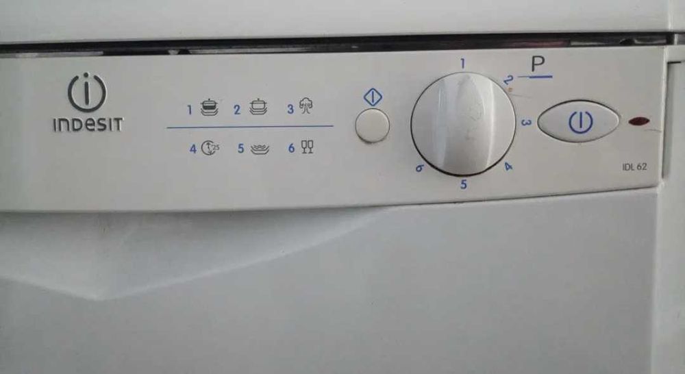 Maquina loiça Indesit IDL 62 à peça