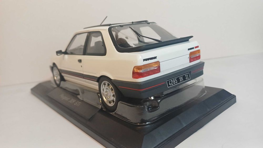 1/18 Peugeot 309 GTI br - Norev