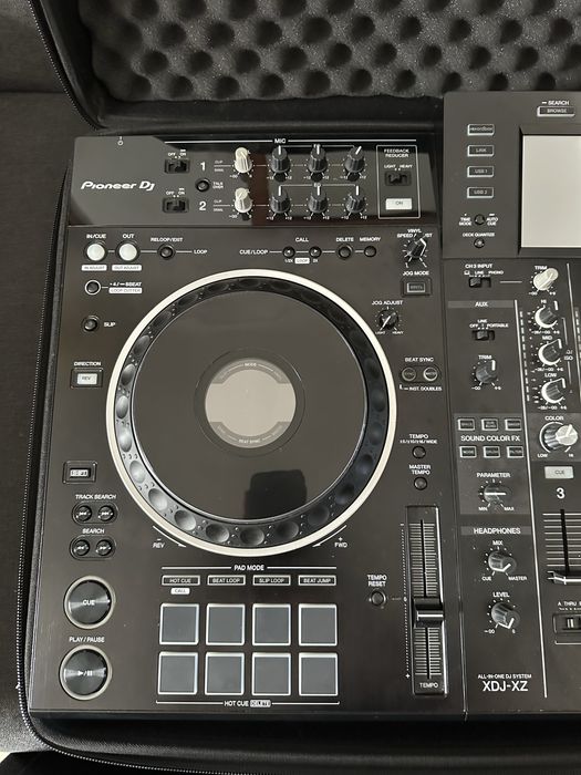 Pioneer  XDJ-XZ + CASE MAGMA (Incluida)