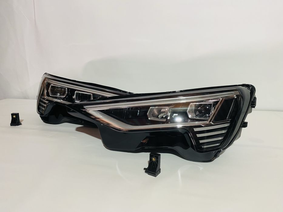 Faróis Audi e-tron/Q8 e-tron Completamente Novos