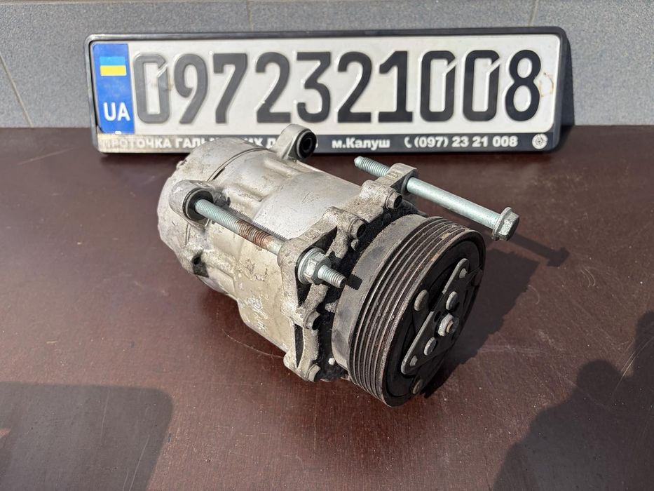 Компресор кондиціонера Volkswagen Golf 4