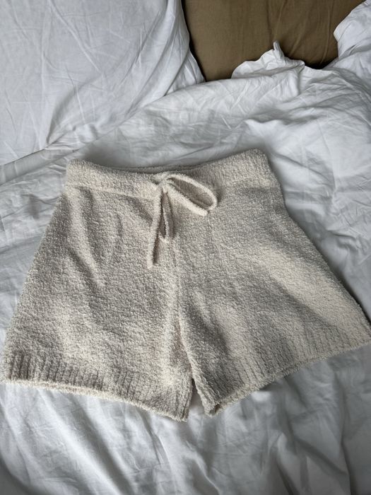 Домашні теплі білі шортики