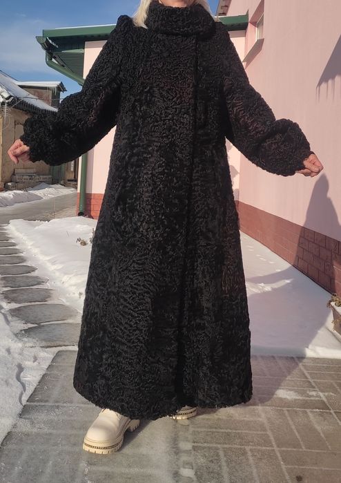 Продам шубу из каракульчи