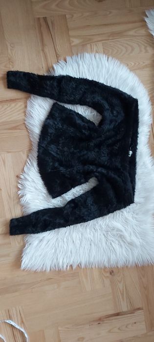 Sweter krótki h&M DIVIDED puchaty gruby mięsisty futro puszek ramiona