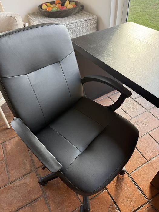 Secretária MALM IKEA Preta Ótimo Estado