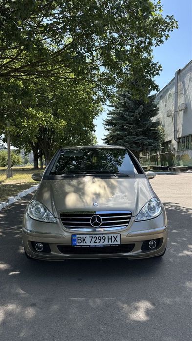Mercedes-Benz A180
