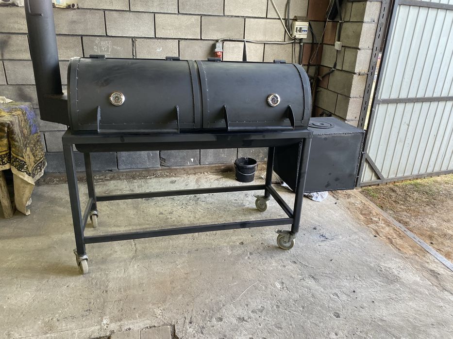 Смокер ( техаський), барбекю, коптильня