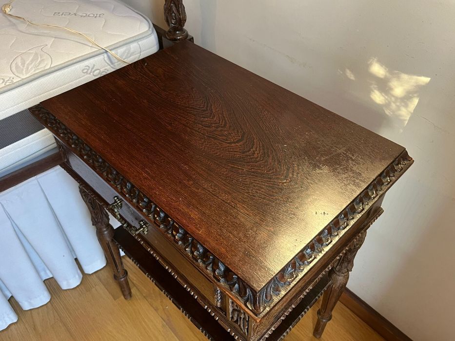 Conjunto de mesas de cabeceira