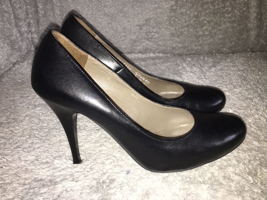 Ryłko 37,5 czarne klasyczne szpilki