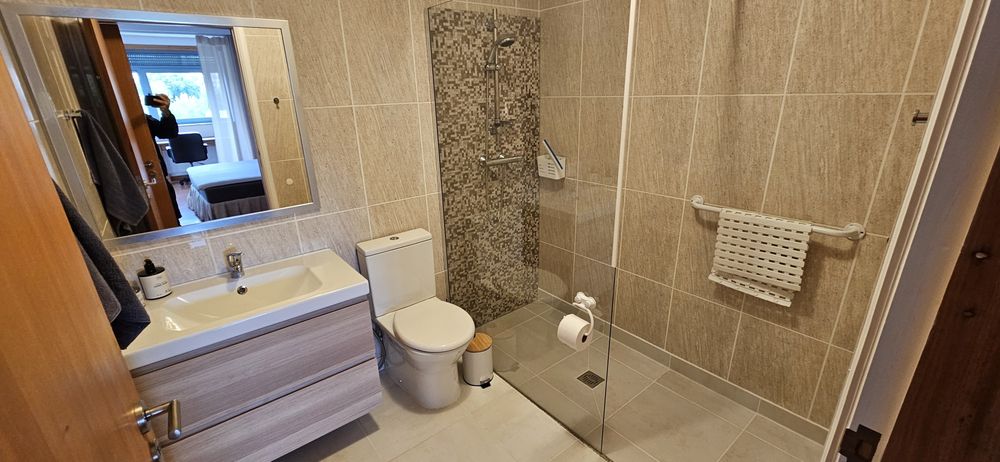 Quarto/suíte com wc privado.