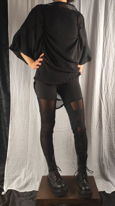 Leggings pretas com efeitos