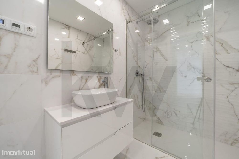 Penthouse T2 de Luxo com Terraço e Jacuzzi Privado | Vista Mar 180º