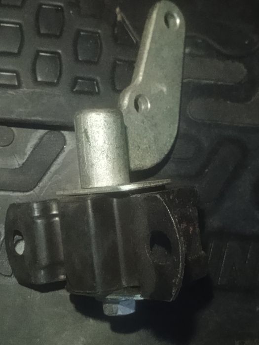 Подушки двигателя на ВАЗ 2170-2172 Приора