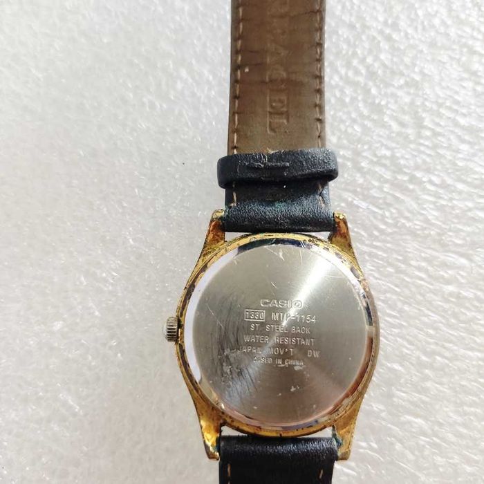 Relógio Casio MTP-1154 35mm diâmetro a funcionar com pilha